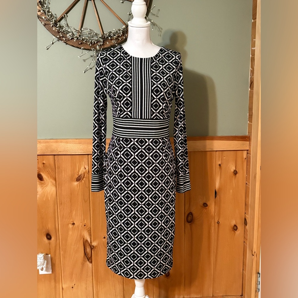White House Black Market Geometric Long Sleeve Dress